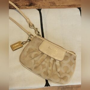 Coach Vintage Gold Carriage Pleated Wristlet Tan/Gold Lilac Interior